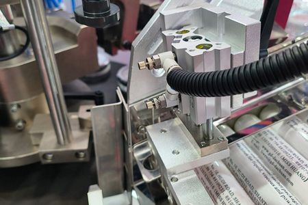 Máquina de selladora de tubos